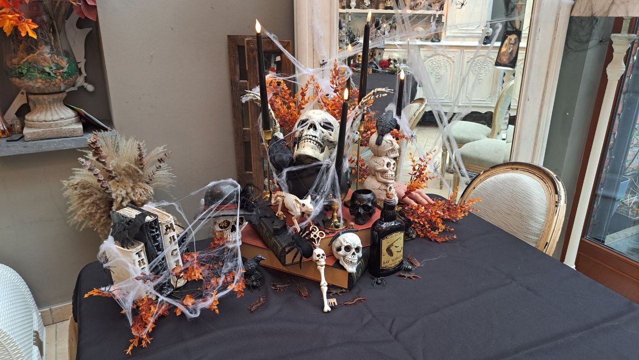 🎃 Table Halloween cabinet de curiosités gothique chic